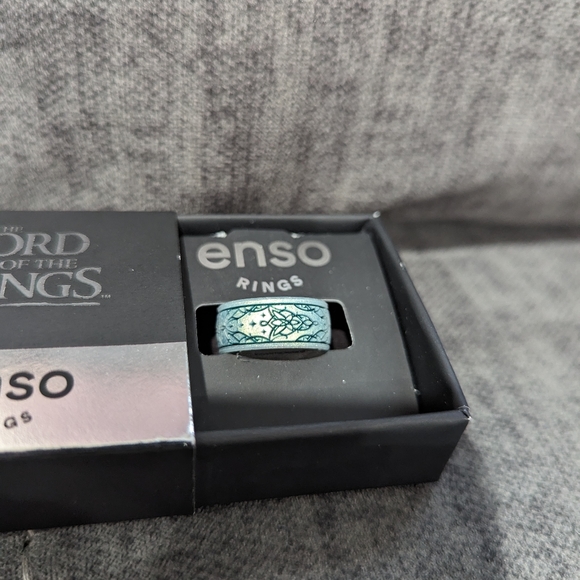 NWT LOTR Arwen Evenstar Silicone Ring Green/Silver Size 4 - Picture 4 of 4